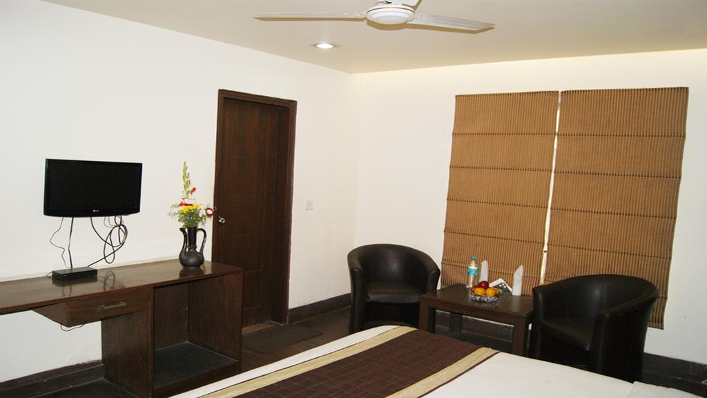 ניו דלהי Airport Hotel Daya Capitol מראה חיצוני תמונה