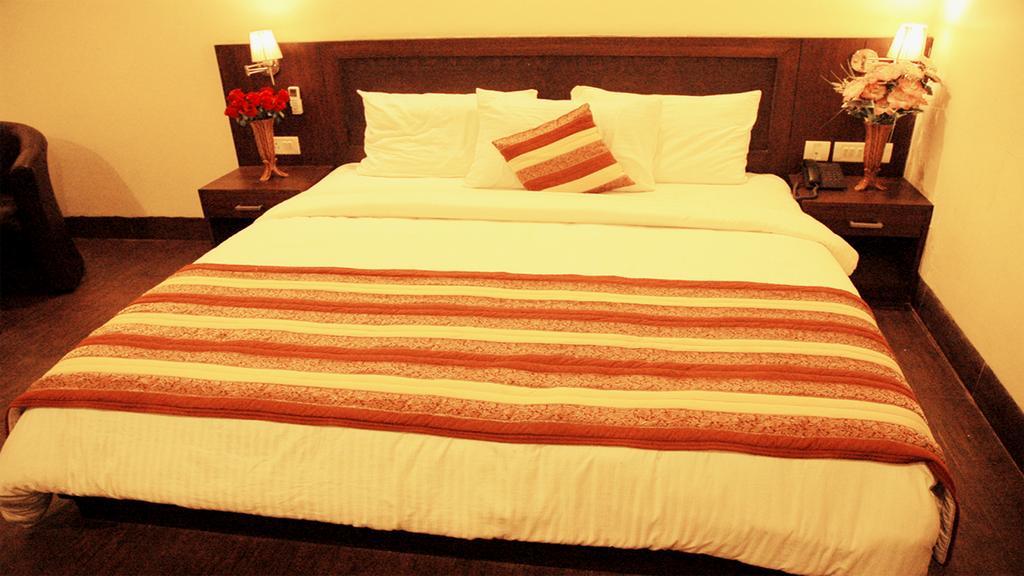 ניו דלהי Airport Hotel Daya Capitol מראה חיצוני תמונה