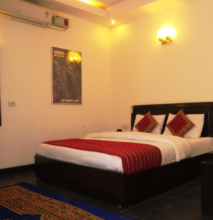 ניו דלהי Airport Hotel Daya Capitol מראה חיצוני תמונה