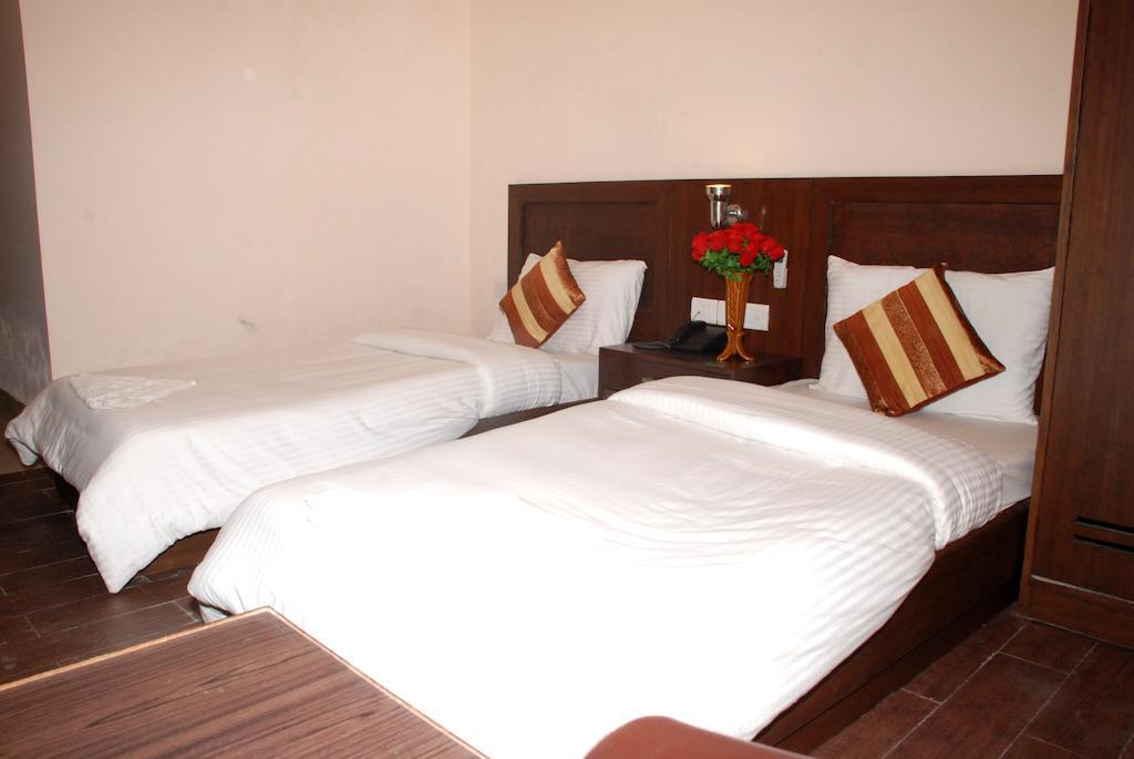 ניו דלהי Airport Hotel Daya Capitol מראה חיצוני תמונה
