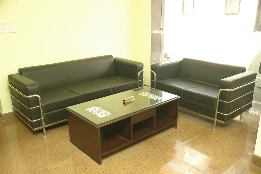ניו דלהי Airport Hotel Daya Capitol מראה חיצוני תמונה