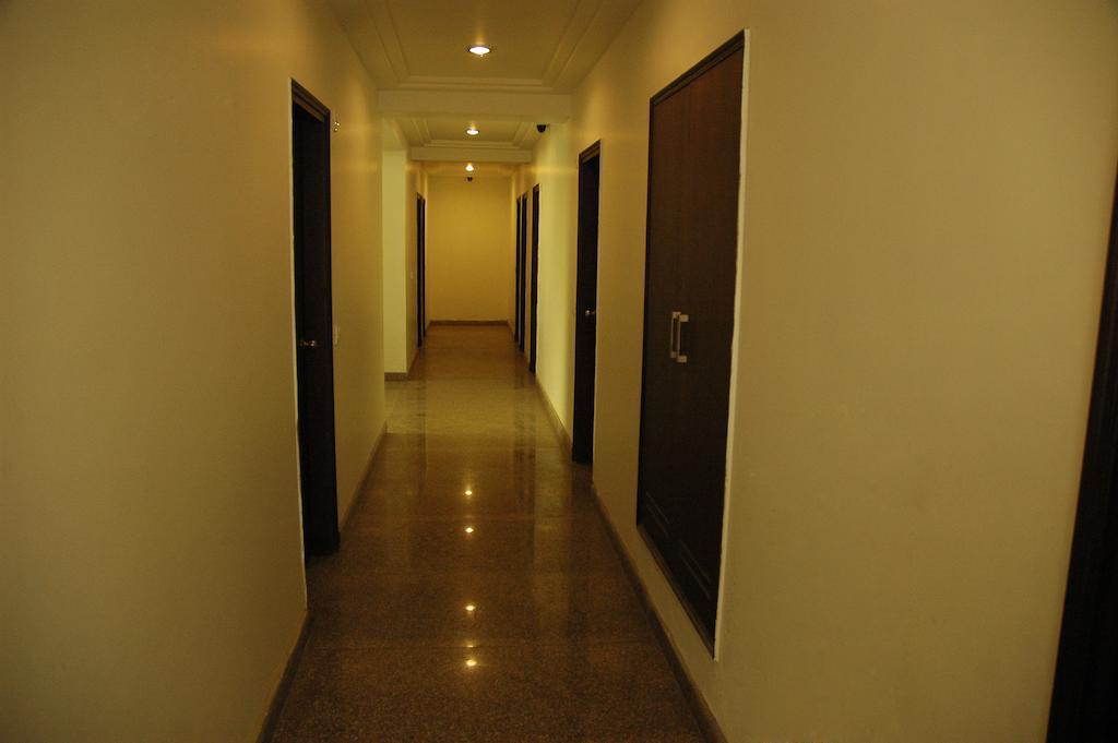 ניו דלהי Airport Hotel Daya Capitol מראה חיצוני תמונה