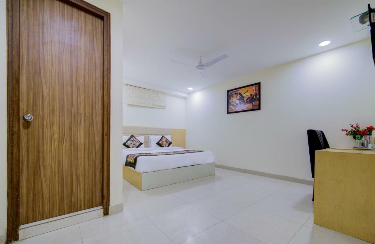 ניו דלהי Airport Hotel Daya Capitol מראה חיצוני תמונה