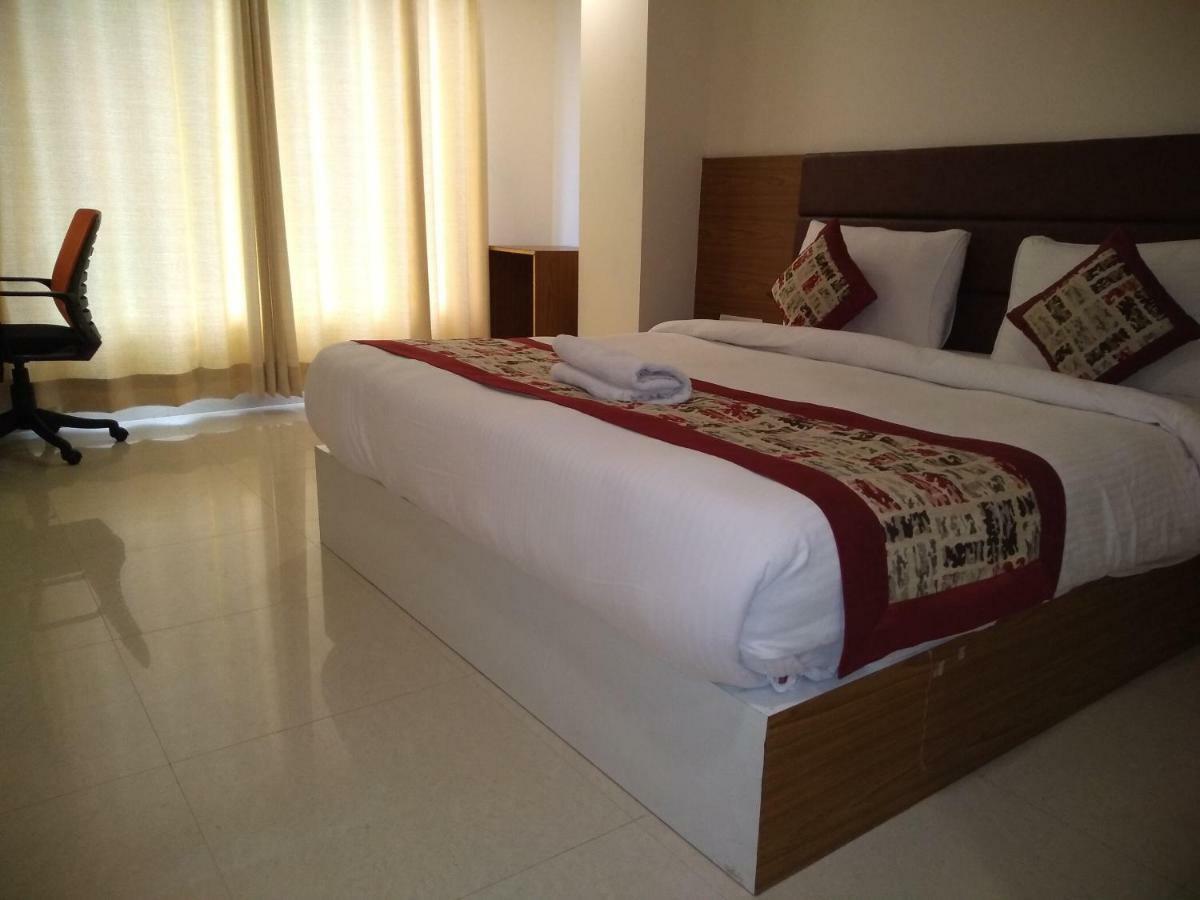 ניו דלהי Airport Hotel Daya Capitol מראה חיצוני תמונה